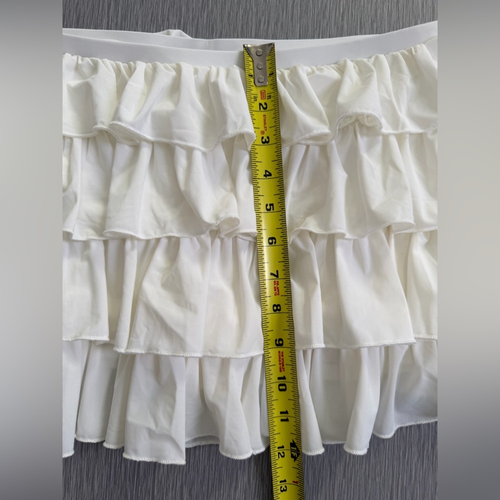 Urban Outfitters Cloud Dancer White Ruffled MiniSkirt Built in Shorts Medium NWT - Picture 9 of 9